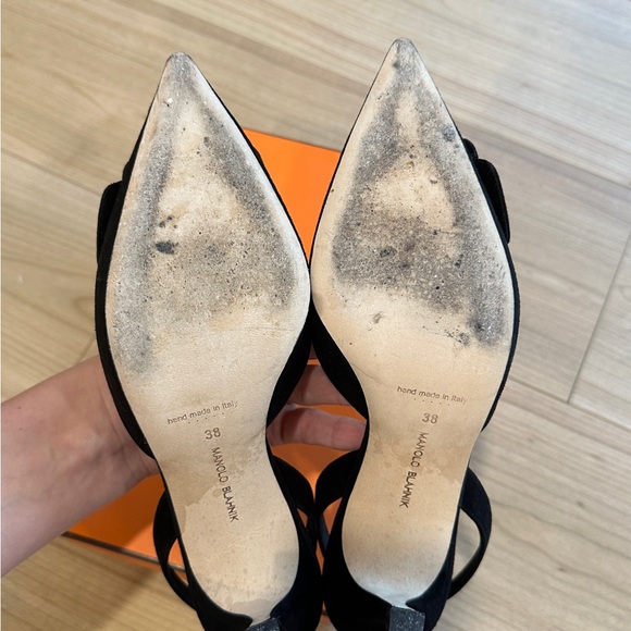 Manolo Blahnik Mayslibi - Picture 2 of 5